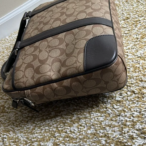 Coach - Picture 9 of 12